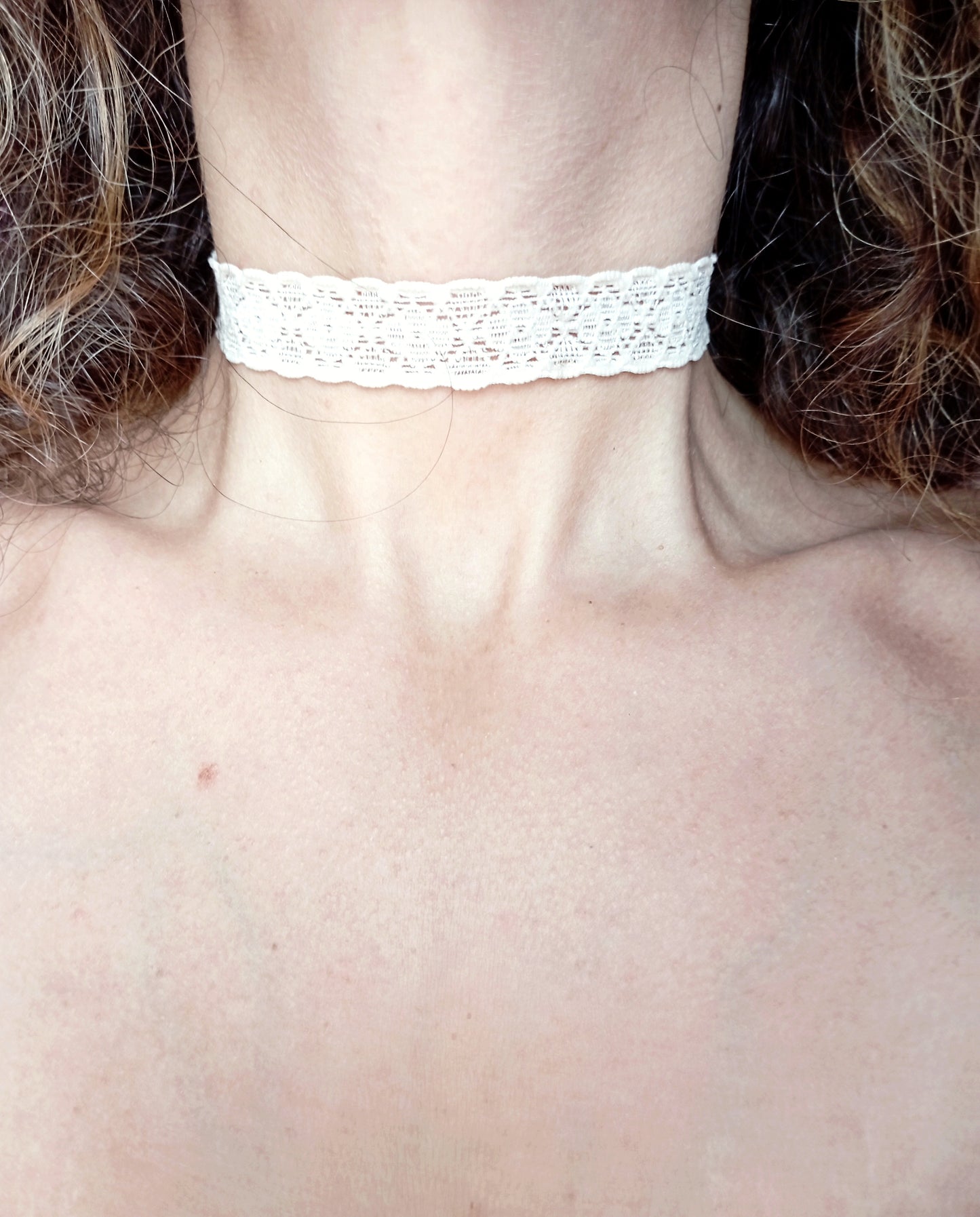 Choker Rosalia beige