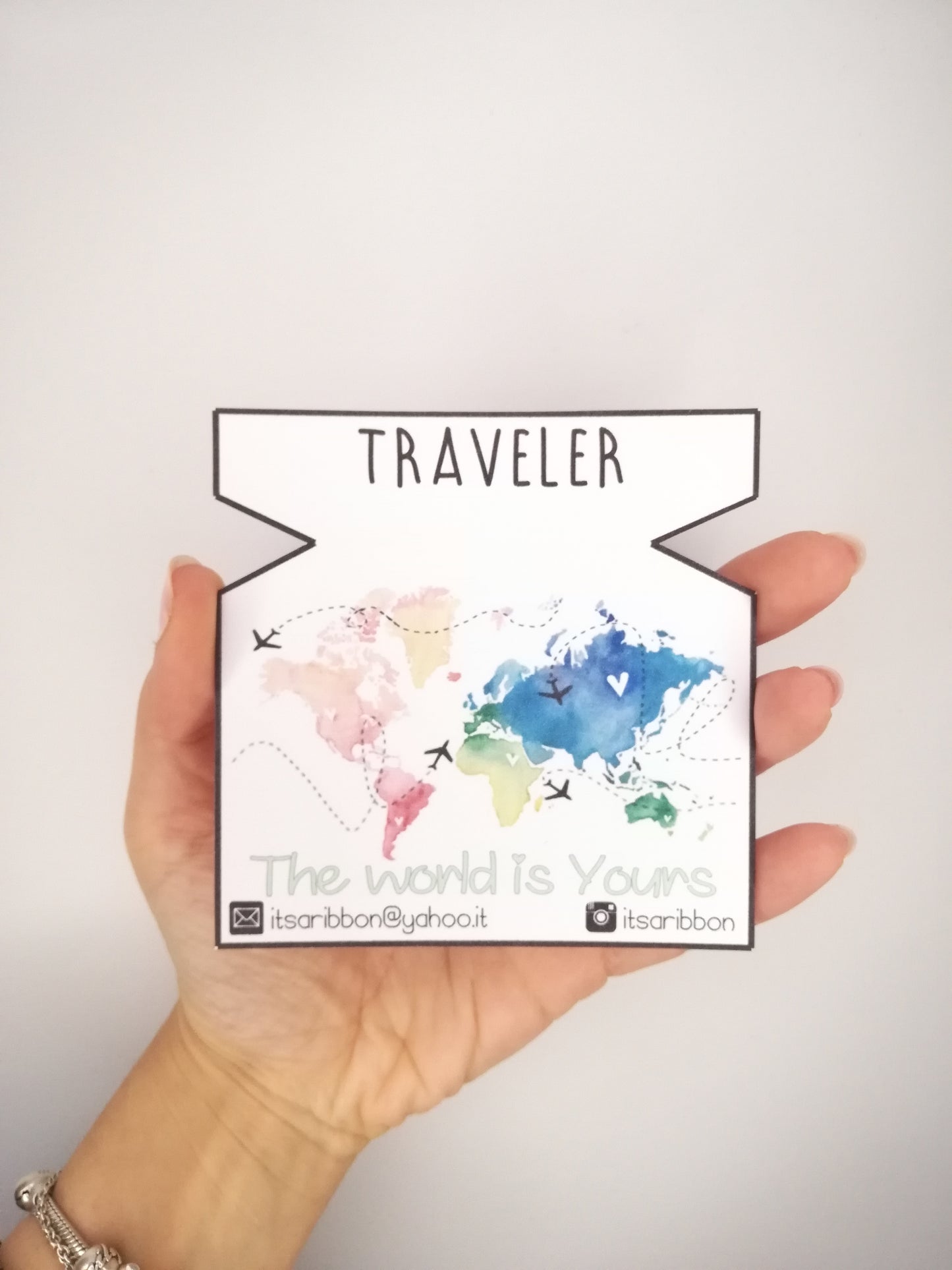 Collana con mondo e passaporto Traveler